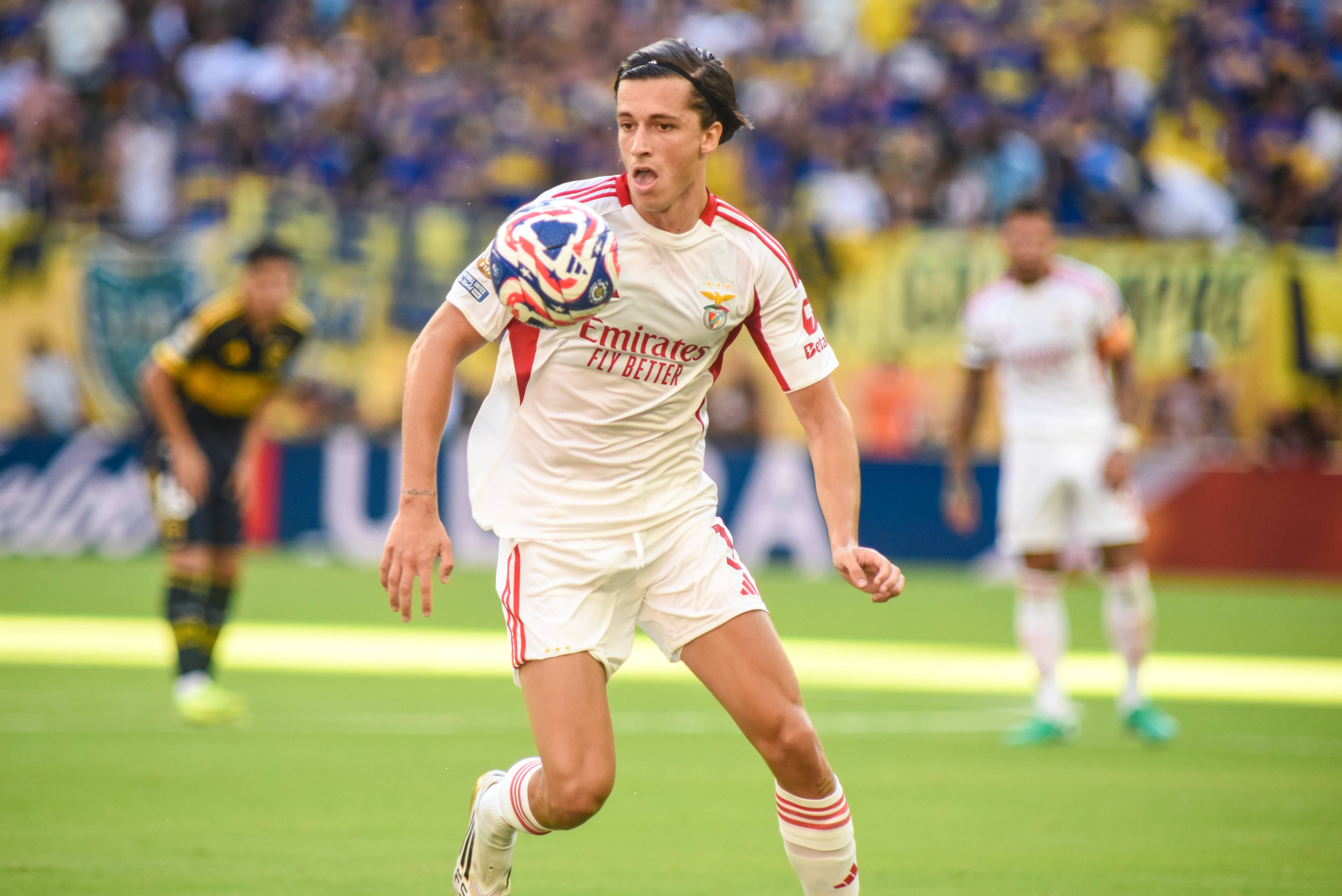 九游体育首页-阿斯报：A费缺席本菲卡今天的季前首训和体检，很快官宣加盟皇马